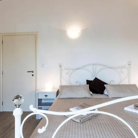 Holiday Home Pula Villa Póla