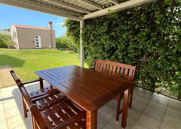 Holiday Home Pula Pula