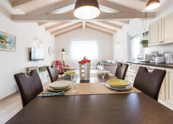 Holiday Home Pula Vila *