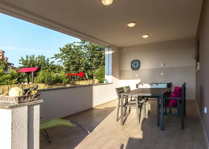 Holiday Home Pula * Πούλα